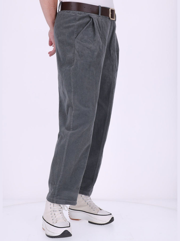 Damen Cordhose im Barrel Fit und Gürtel – Grau