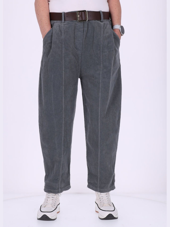 Damen Cordhose im Barrel Fit und Gürtel – Grau
