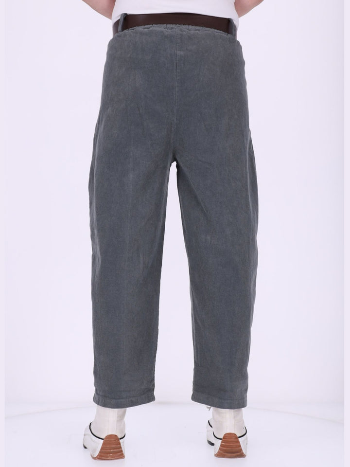 Damen Cordhose im Barrel Fit und Gürtel – Grau