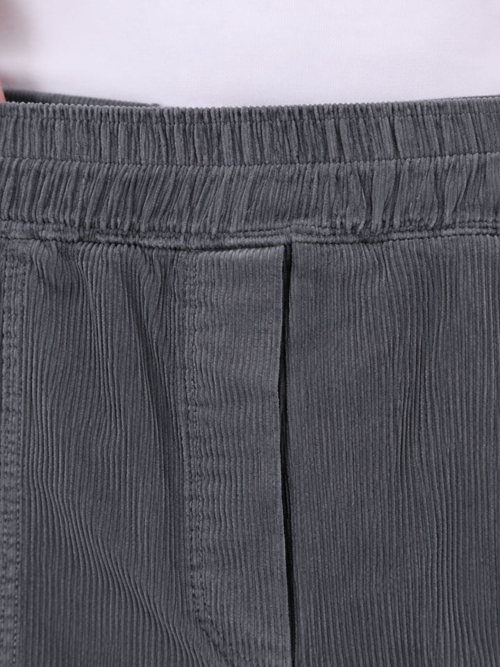 Damen Cordhose im Barrel Fit und Gürtel – Grau