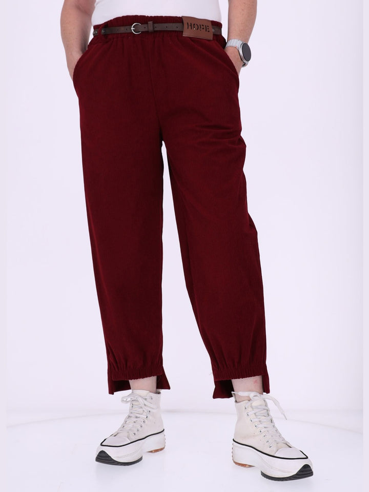 Cordhose Jogger Nietengürtel elastischer Beinabschluss