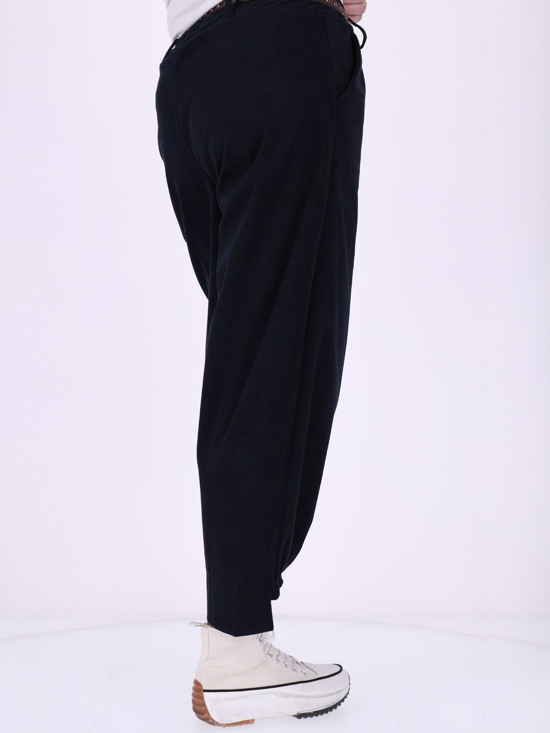 Cordhose Damen Jogger mit Nietengürtel – Navy