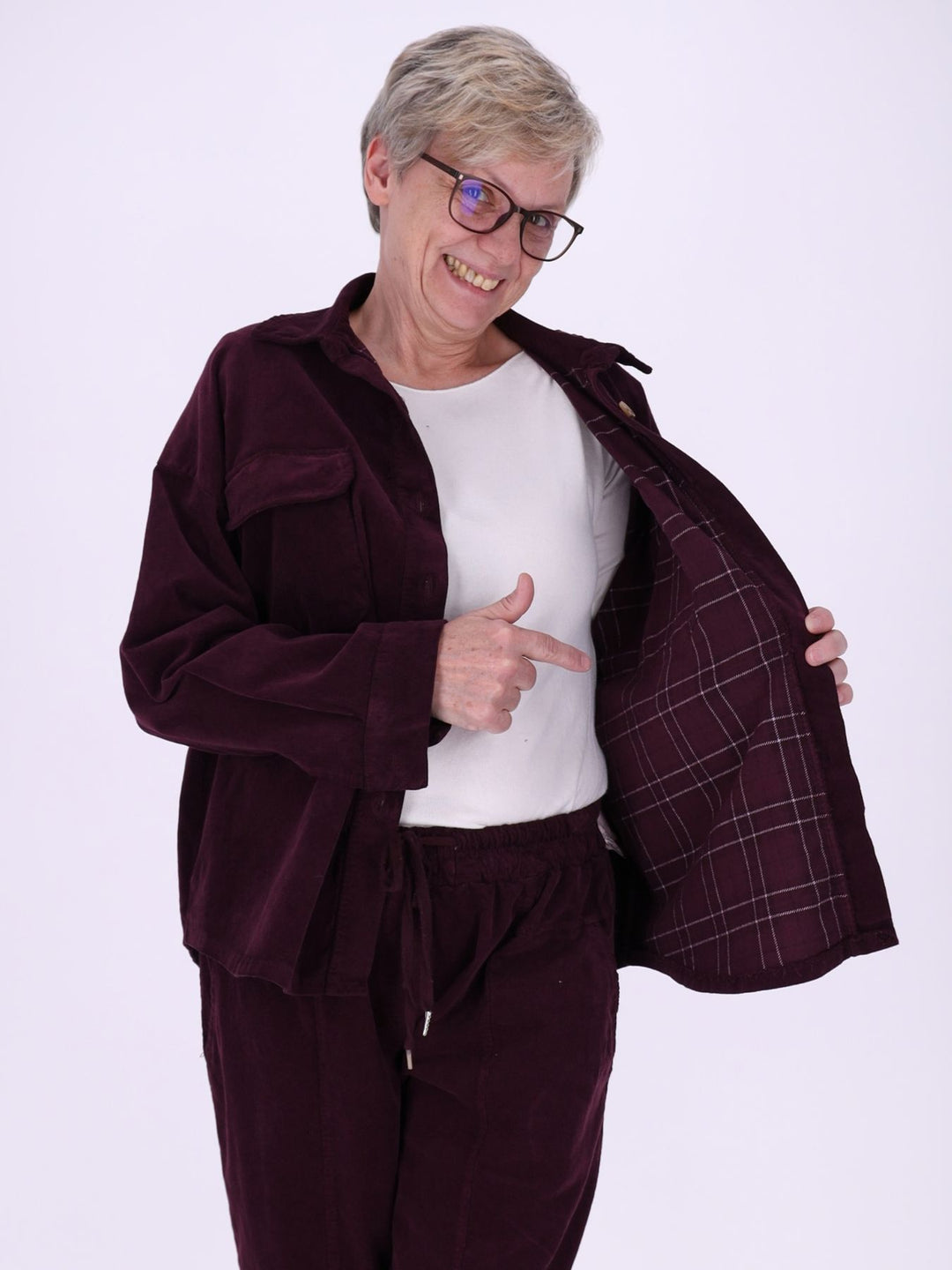 Damen Cord-Overshirt Rot – mit kariertem Innenfutter