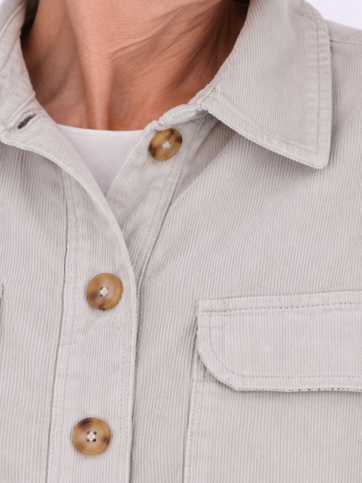 Damen Cord-Overshirt Beige – mit kariertem Innenfutter