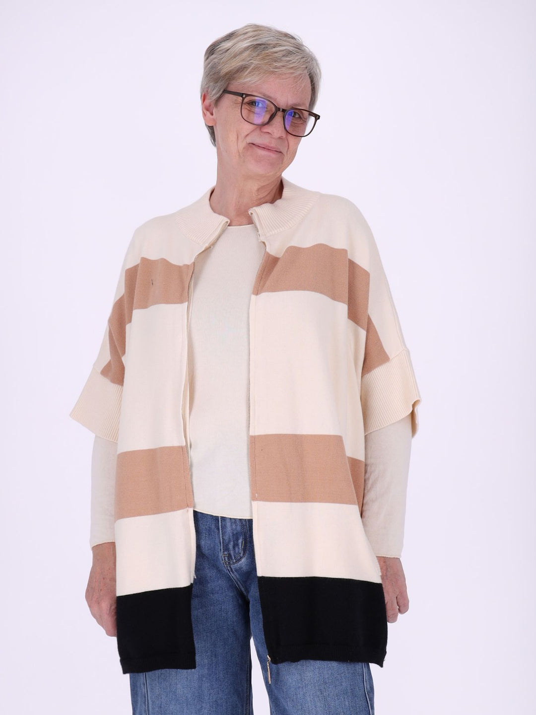 Gestreifte Strickjacke Damen mit Reißverschluss – Kurzarm in Creme, Beige & Schwarz