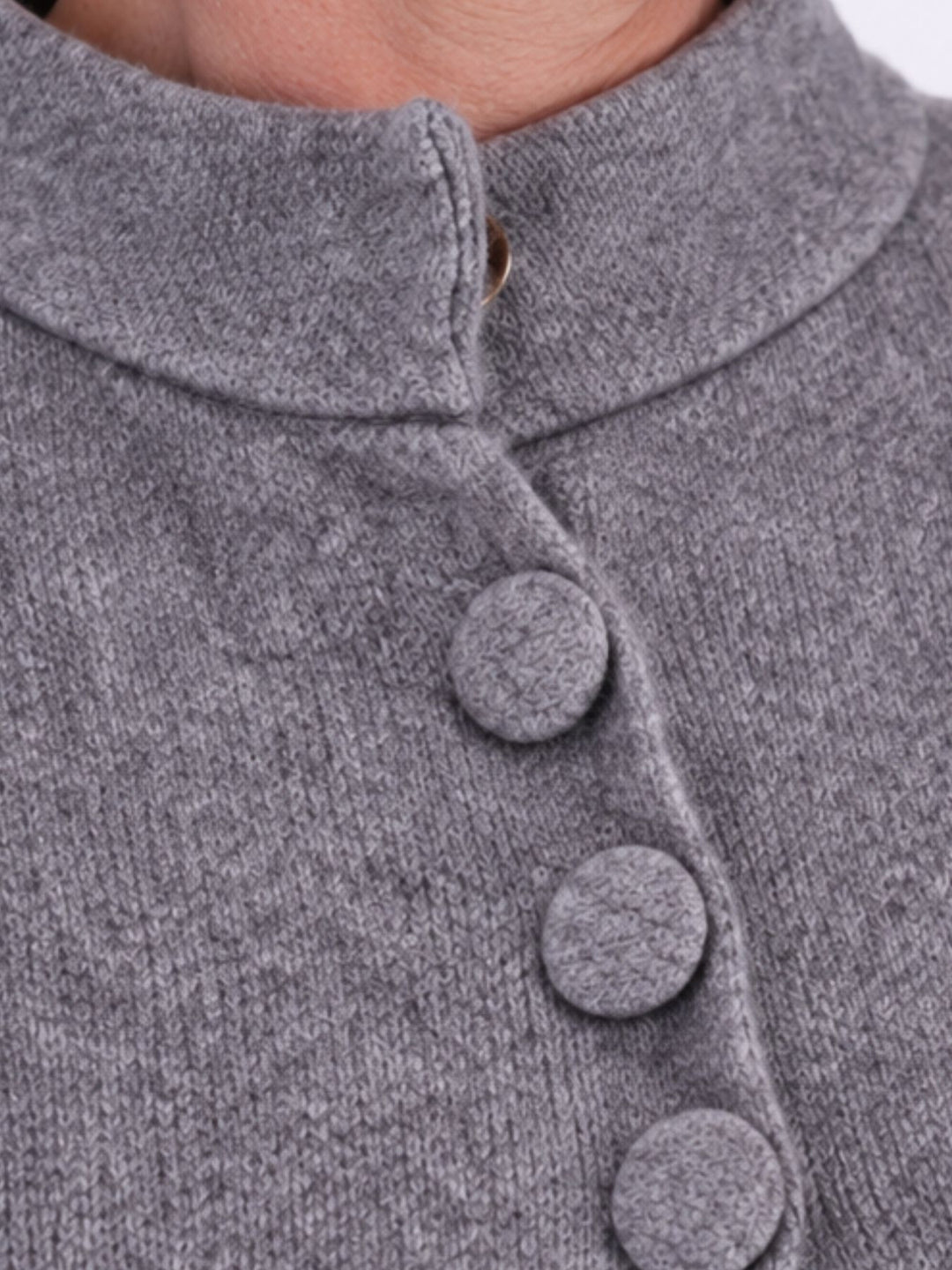 Graue Strickjacke Damen in A-Form – Stehkragen & halber Arm