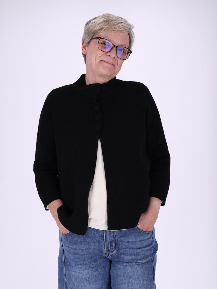 Schwarze Strickjacke Damen in A-Form – Stehkragen & halber Arm