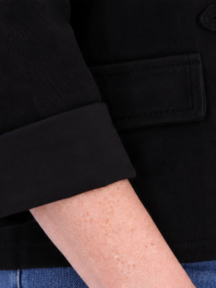 Schwarze Military Jacke Damen in Veloursoptik – offen & detailreich