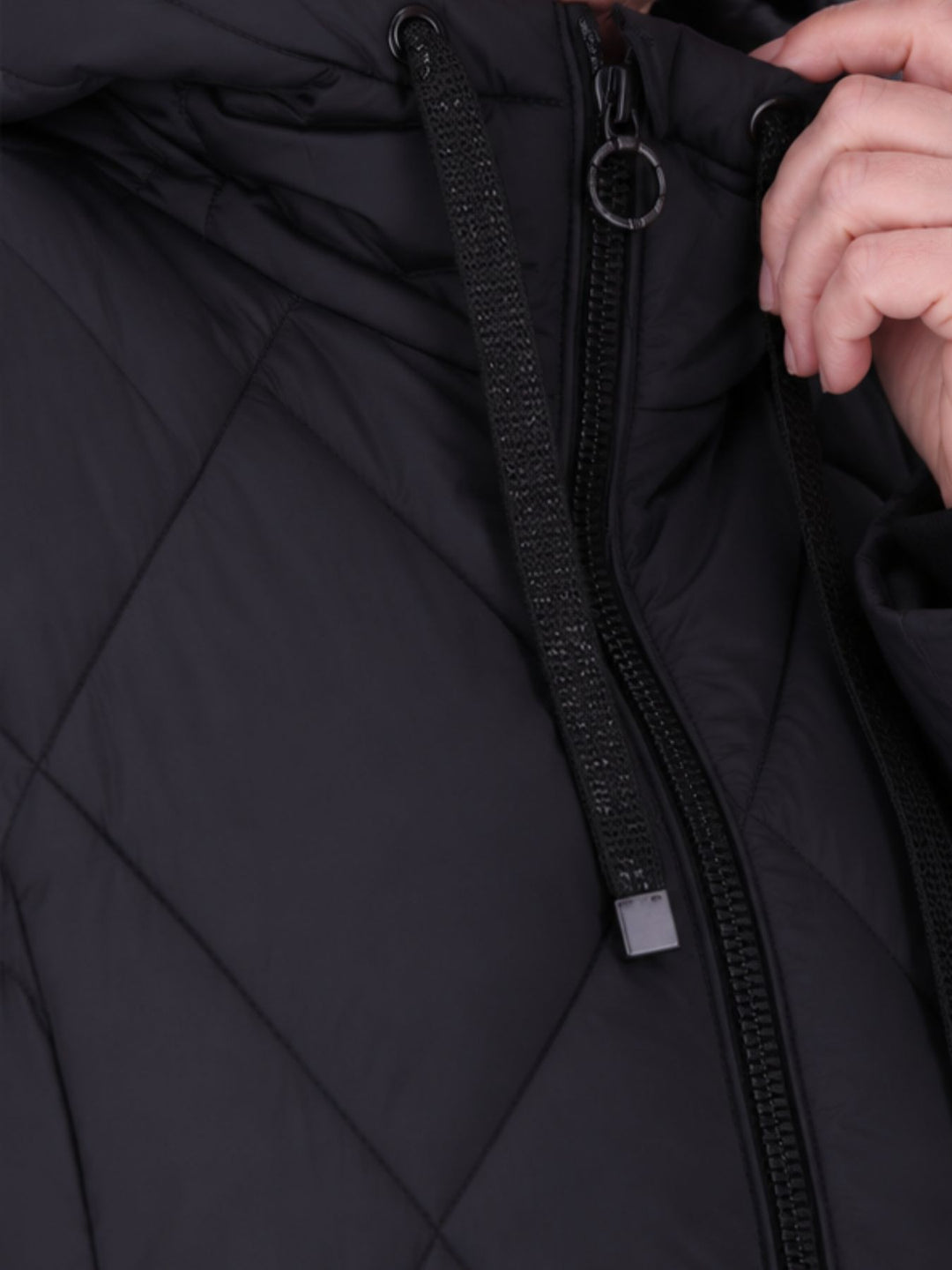 Schwarze Damen Steppjacke mit Rautensteppung & recycelter Wattierung – modern, zeitlos & vielseitig