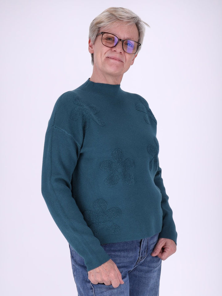 Blauer Strickpullover Damen mit Stehkragen & Blüten – feminine 3D-Details