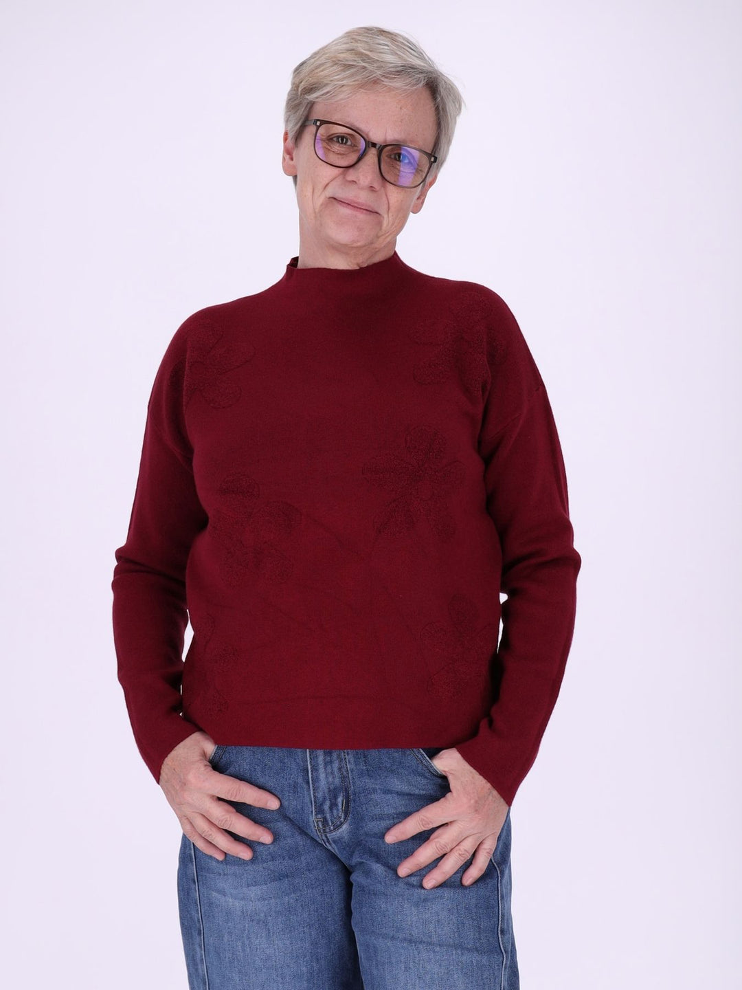 Bordeaux Strickpullover Damen mit Stehkragen & Blüten – feminine 3D-Details