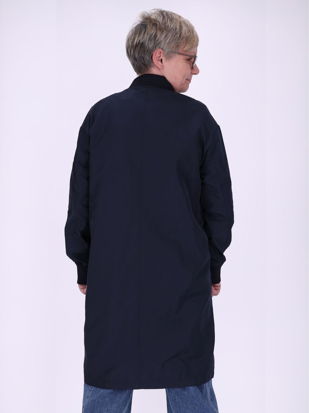 Dunkelblauer Damen Long-Blouson mit Reißverschluss – lässig, modern & zeitlos