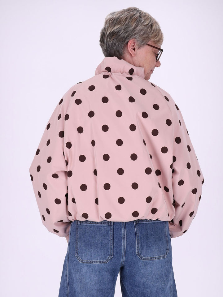 Leichte Damenjacke in Altrosa mit braunen Polka Dots