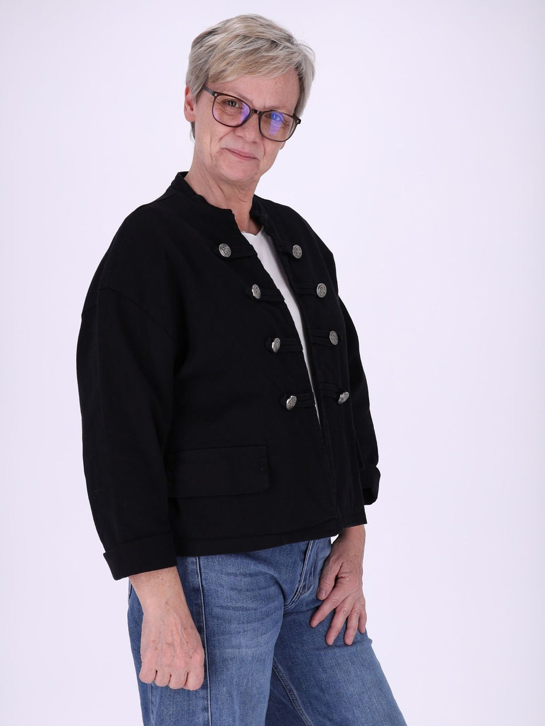 Schwarze Damen Military Jacket aus Denim – lässig, modern & stilvoll