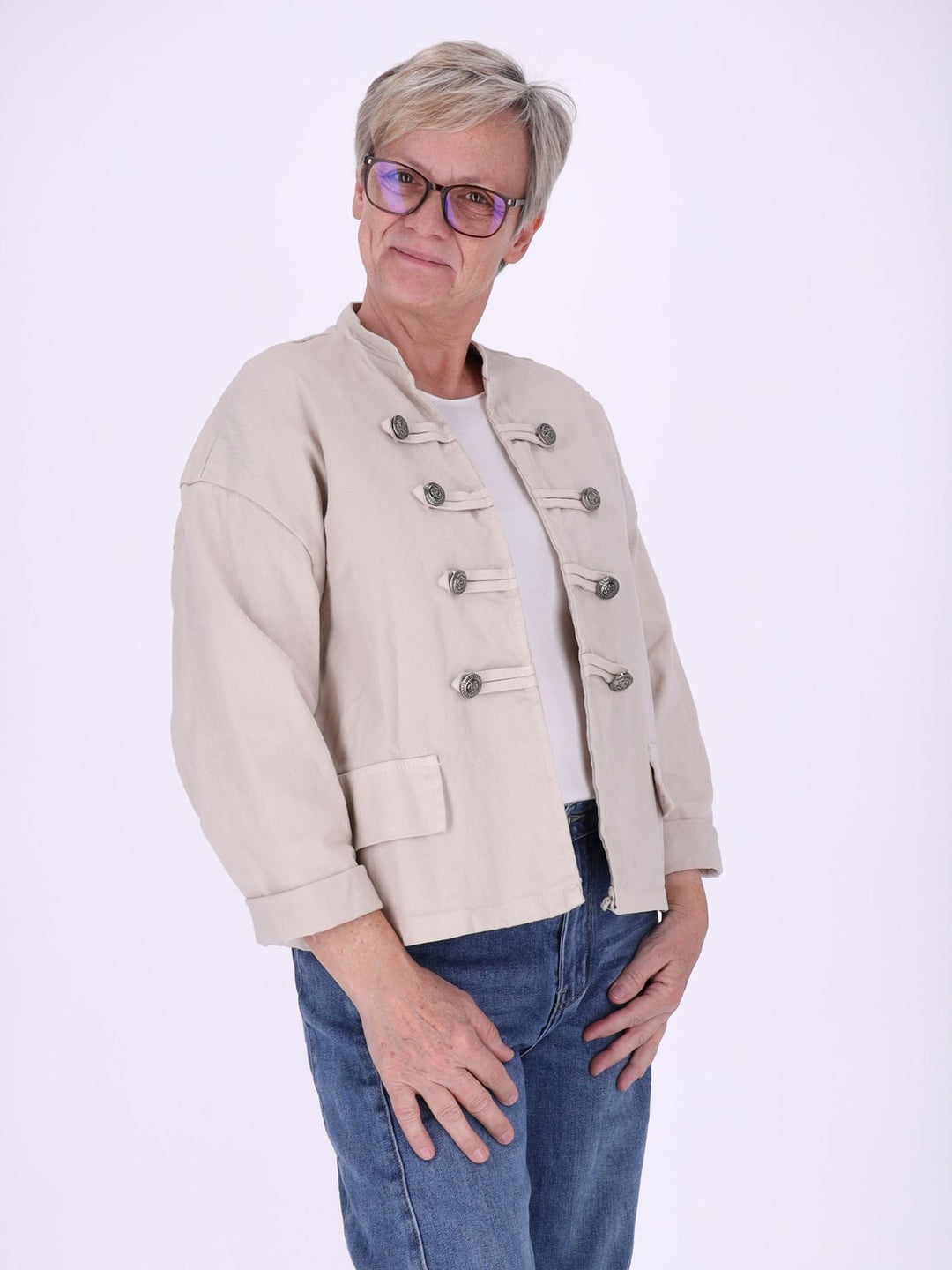 Beige Damen Military Jacket aus Denim – lässig, modern & stilvoll