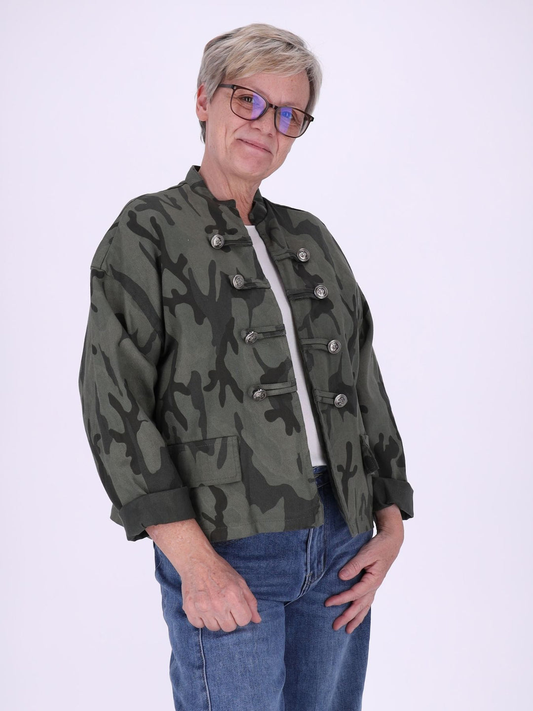 Damen Military Jacket Camouflage – lässig, modern & ausdrucksstark