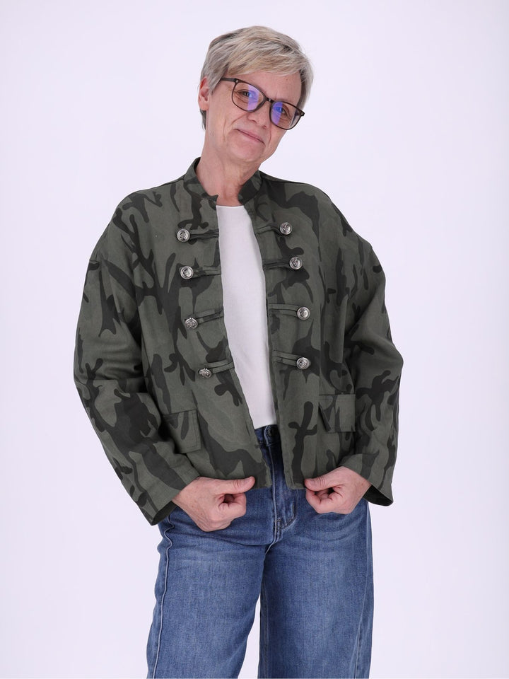 Damen Military Jacket Camouflage – lässig, modern & ausdrucksstark