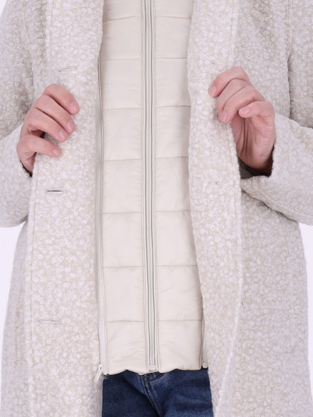 Weißer Damen Bouclé-Mantel mit abtrennbarer Stepp-Innenjacke – elegant, vielseitig & mit recycelten Materialien
