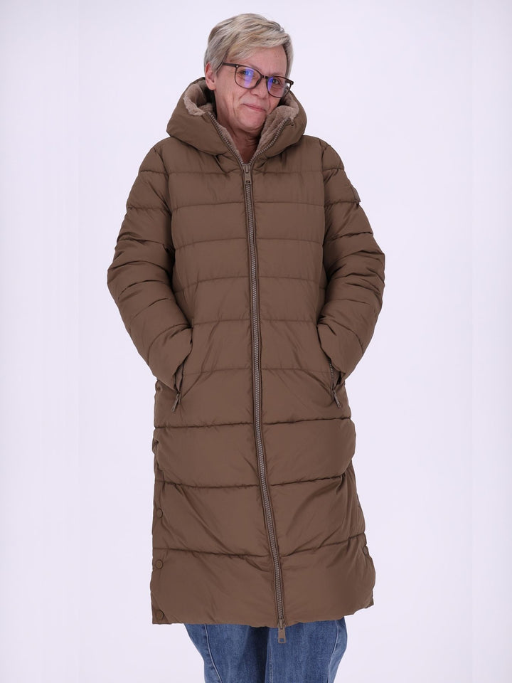 Brauner Damen Steppmantel mit recyceltem Futter – modern, zeitlos & vielseitig