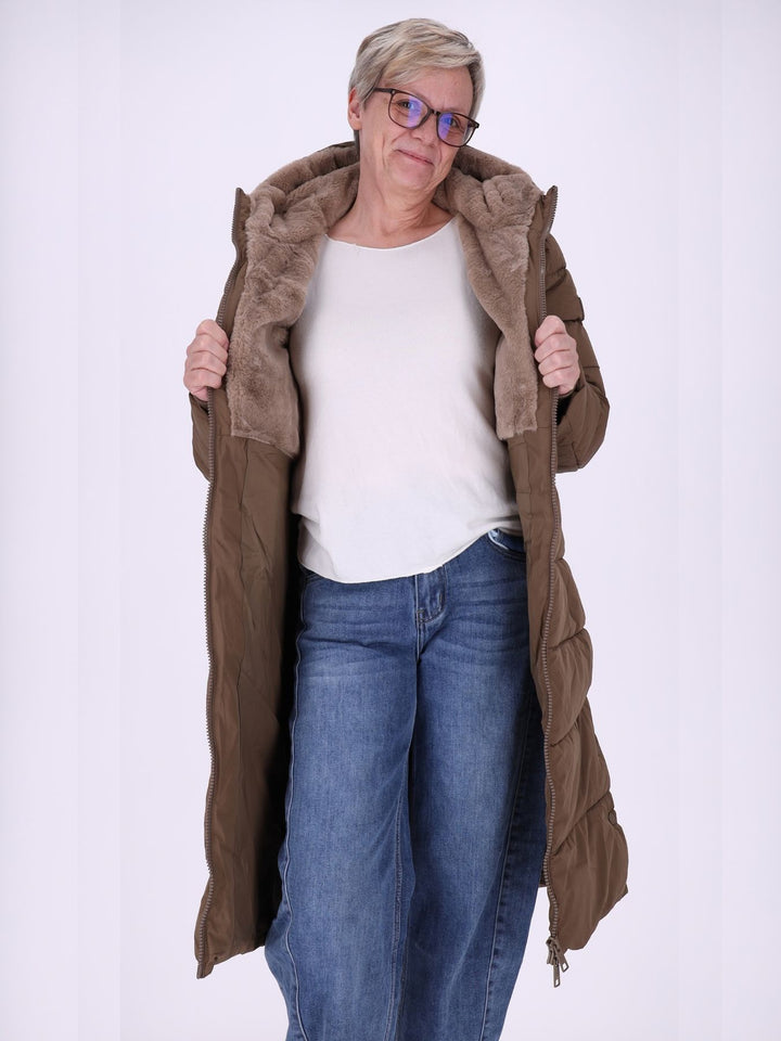 Brauner Damen Steppmantel mit recyceltem Futter – modern, zeitlos & vielseitig