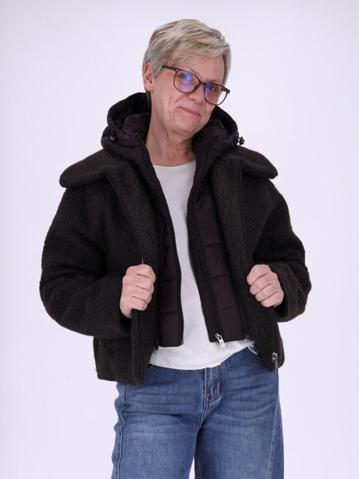 Schwarze Damen Bouclé-Jacke mit abtrennbarer Steppjacke – kuschelig, modern & vielseitig