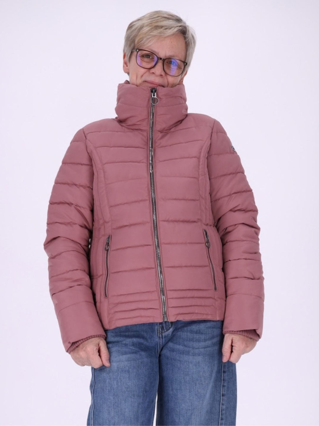 Pinke Damenjacke figurbetont mit recyceltem Polyester – feminin, modern & farbenfroh