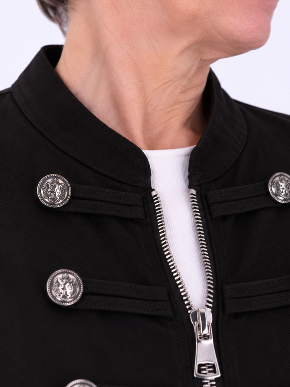 Schwarze Damen Military Jacket aus Denim mit Reißverschluss – feminin & modern