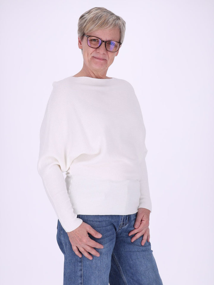 Weißer Damen Strickpullover mit Fledermausärmeln – weich, elegant & modern
