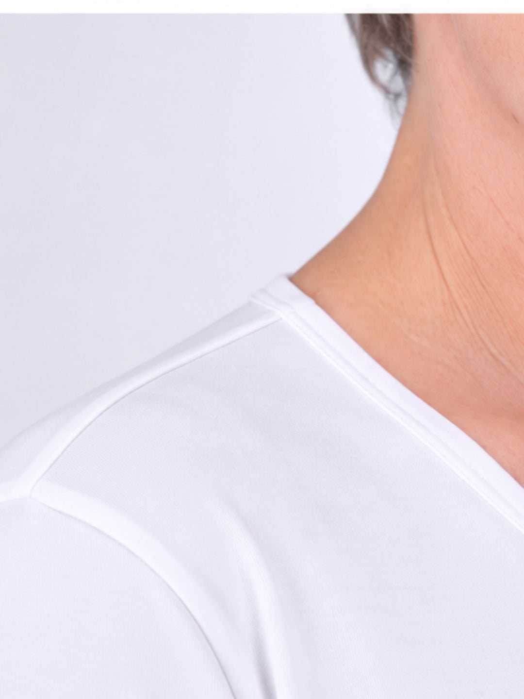 V-Ausschnitt Shirt Damen mit 3/4-Arm aus 100 % Baumwolle – Weiß