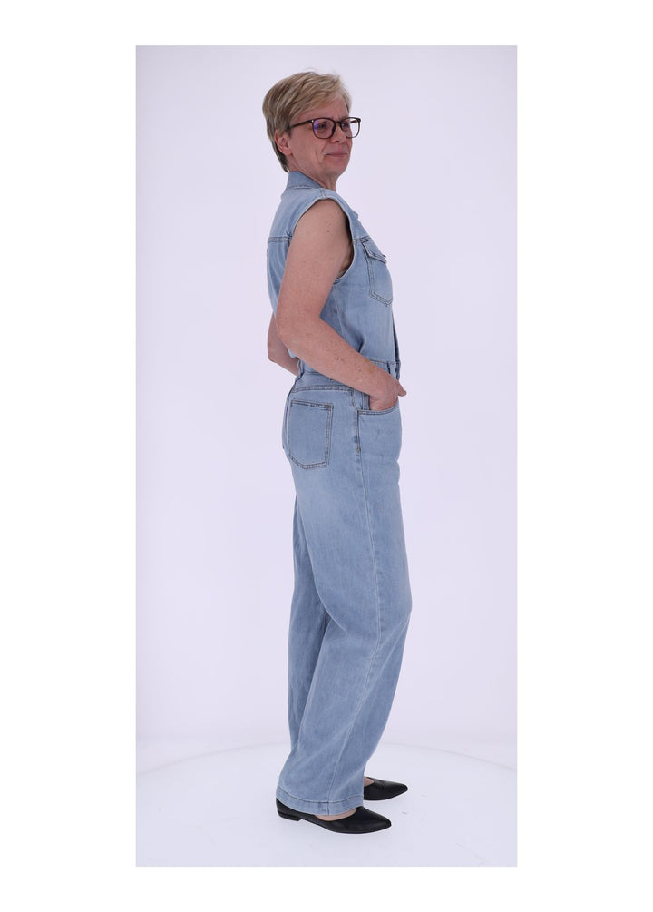 Splash of Color Denim Jumpsuit ärmellos